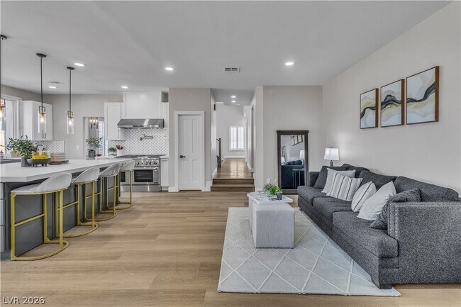 Building Photo - 8848 Rainbow Ridge Dr
