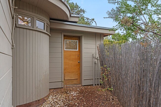 Building Photo - 138 Ridgecrest Dr