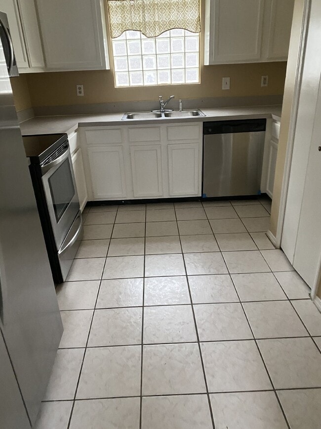 Building Photo - FOR RENT: Renovated 3BR / 2BA Two-Story Home Minutes from Regency