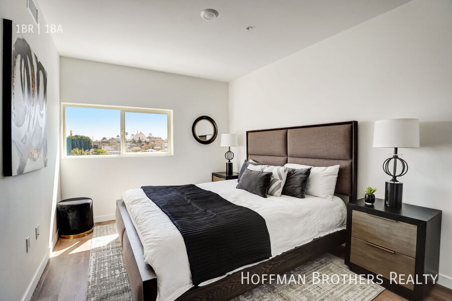 Building Photo - 224 N Alvarado St