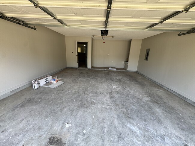 Building Photo - 6628 Whitten Grove Dr