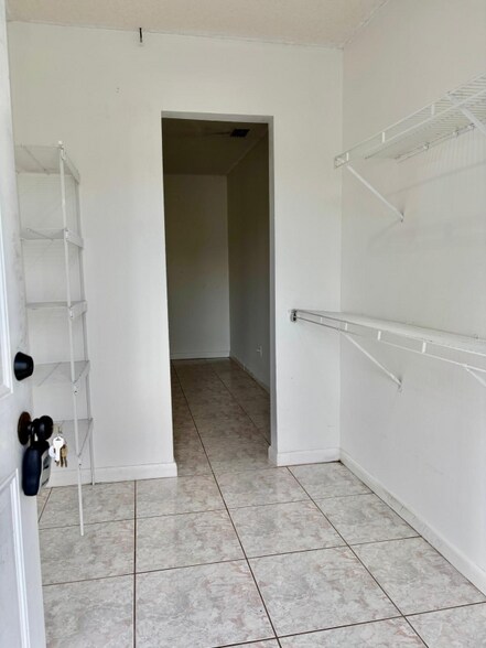 Building Photo - 5665 Nokomis Cir
