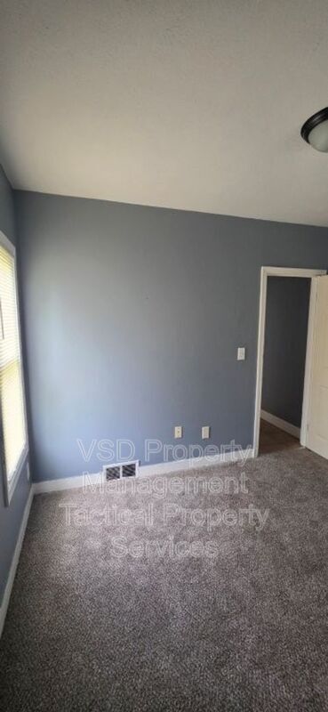 Building Photo - 3486 W 60th St