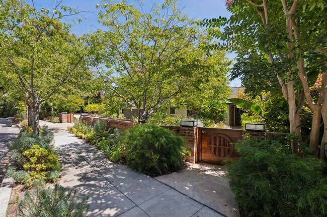Building Photo - 970 Palo Alto Ave