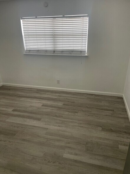 bedroom - 8 SE 19th Ave