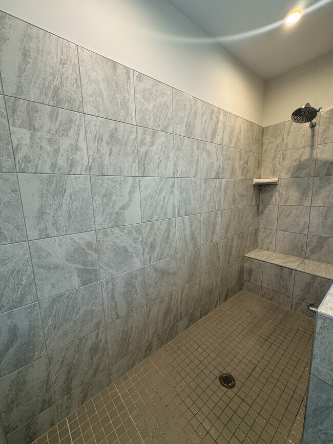 Building Photo - 2202 Rooster Spur Ct