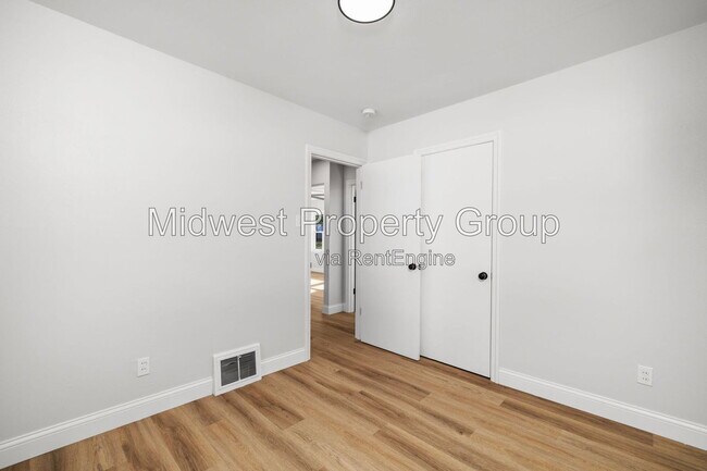 Building Photo - 1410 St Bernadette Ln