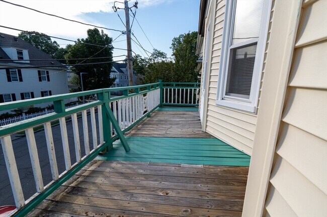 Building Photo - 46 Wainwright St