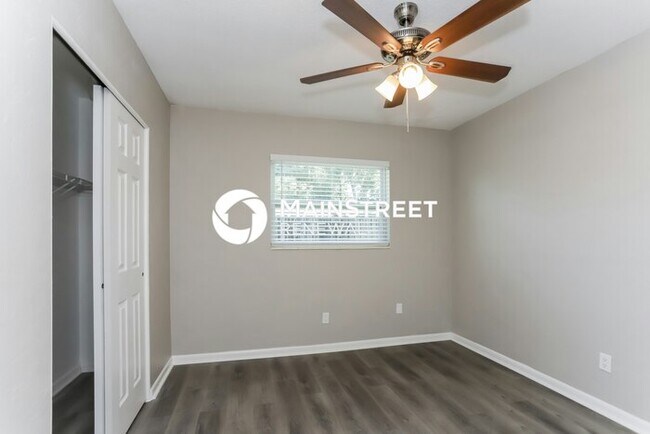 Building Photo - 8464 Hollyhock Ave
