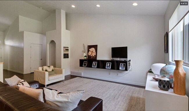 Building Photo - Beautiful Mountain Home for Rent in Suncrest – Utah County Side of Draper