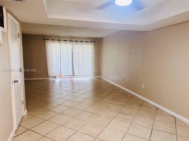 Building Photo - 6090 SW 41st St