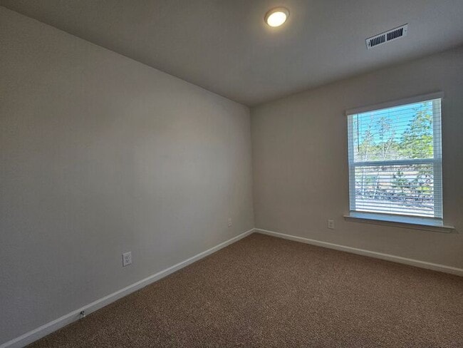 Building Photo - Welcome to The Falls!