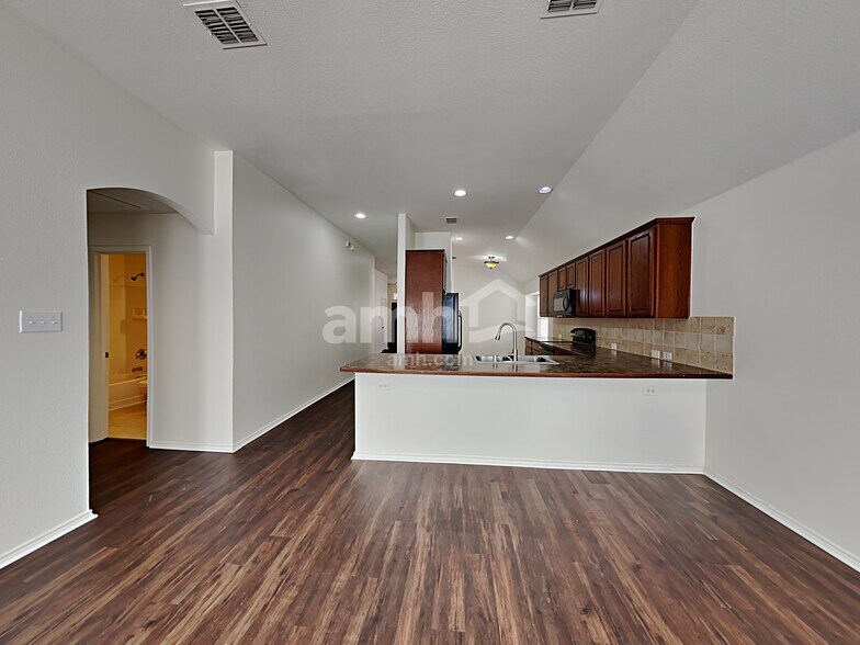 Building Photo - 448 Paddle Dr