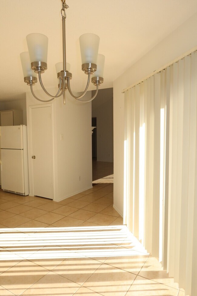 Building Photo - 13134 Worthington St