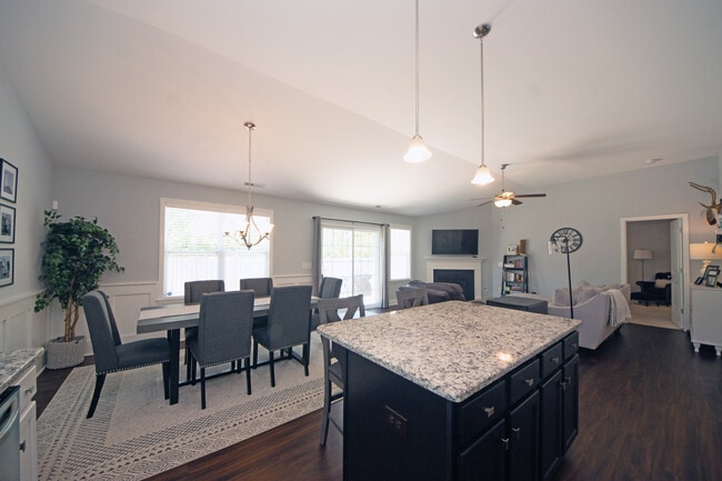 Building Photo - 107 Prescott Cir