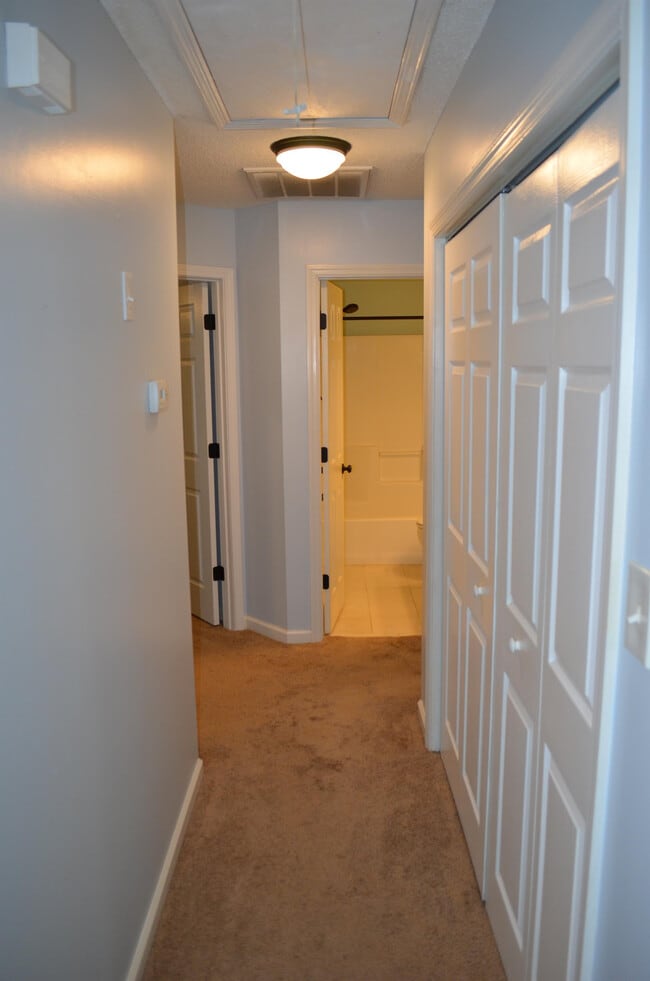 Building Photo - 638 Devon Rd