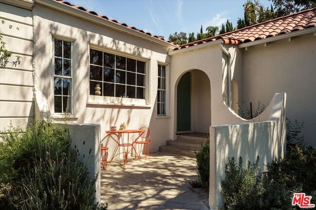 Building Photo - 1410 Stanford Dr