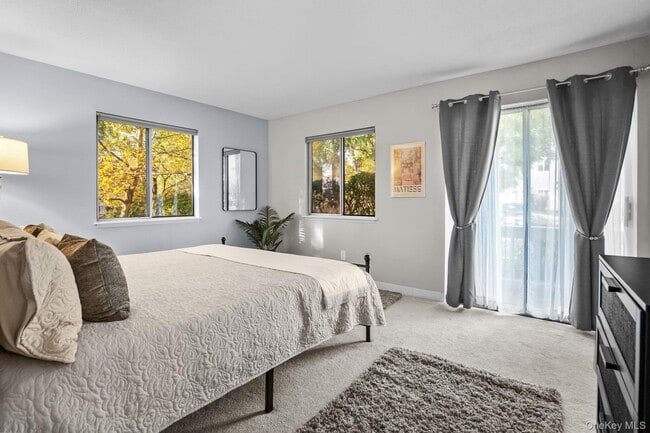 Building Photo - 50 Bayberry Dr