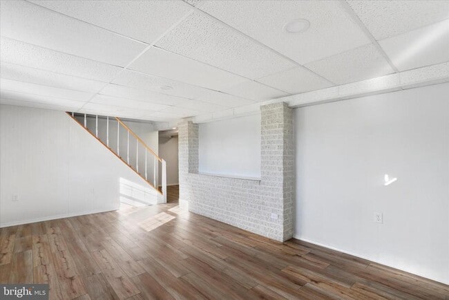 Building Photo - 855 Anthony Ave