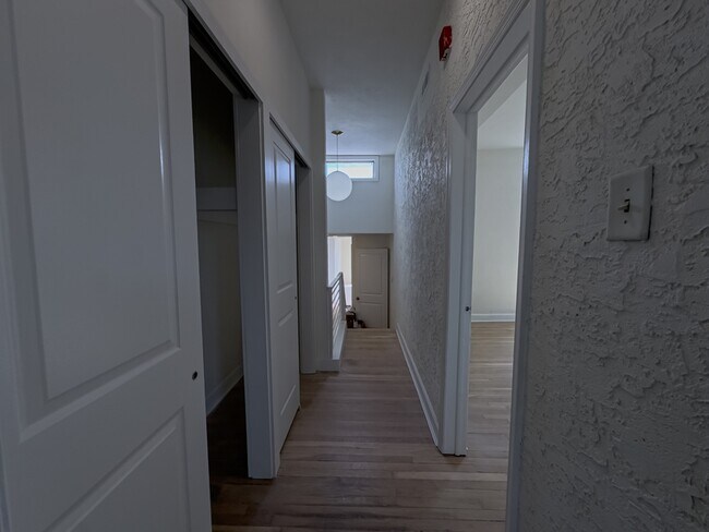 Building Photo - 1936 Green St