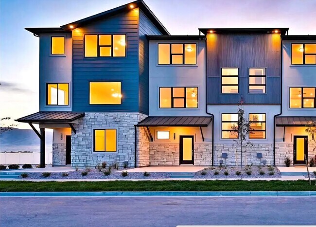 Building Photo - 387 S Meadow Garden Rd
