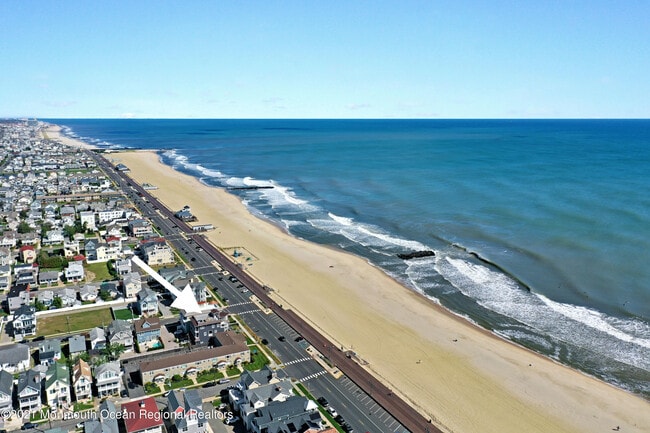 Building Photo - 1302 Ocean Ave N