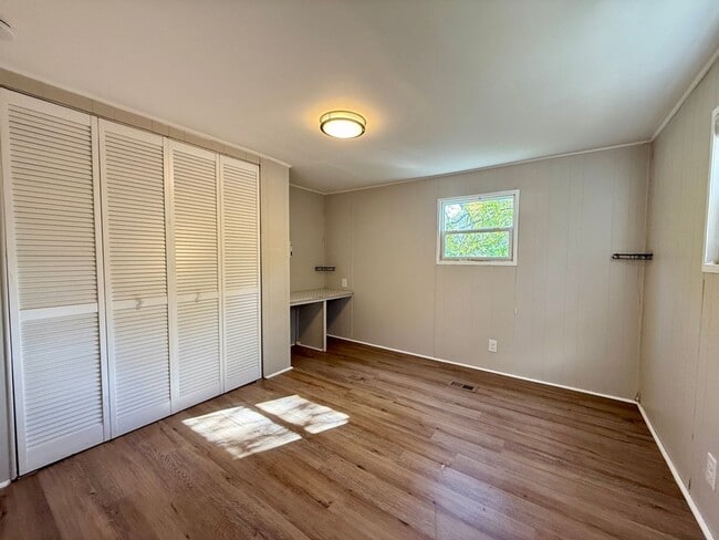 Building Photo - Updated Home in Laurel Lakes NJ FOR RENT $1400