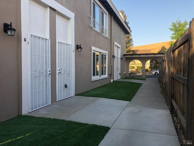 Building Photo - 1393 Callen St