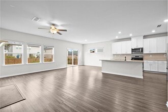 Building Photo - 5947 Green Ash Ct