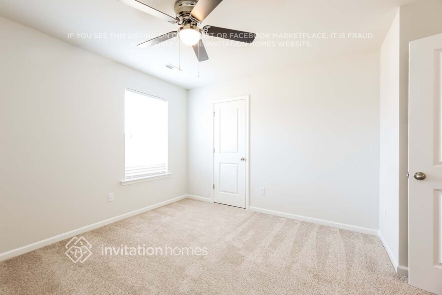 Building Photo - 205 White Flds Ave