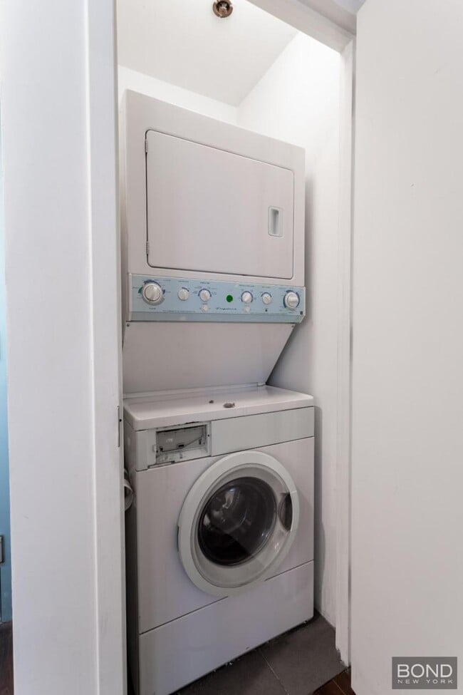 Building Photo - 1 bedroom in BROOKLYN NY 11211