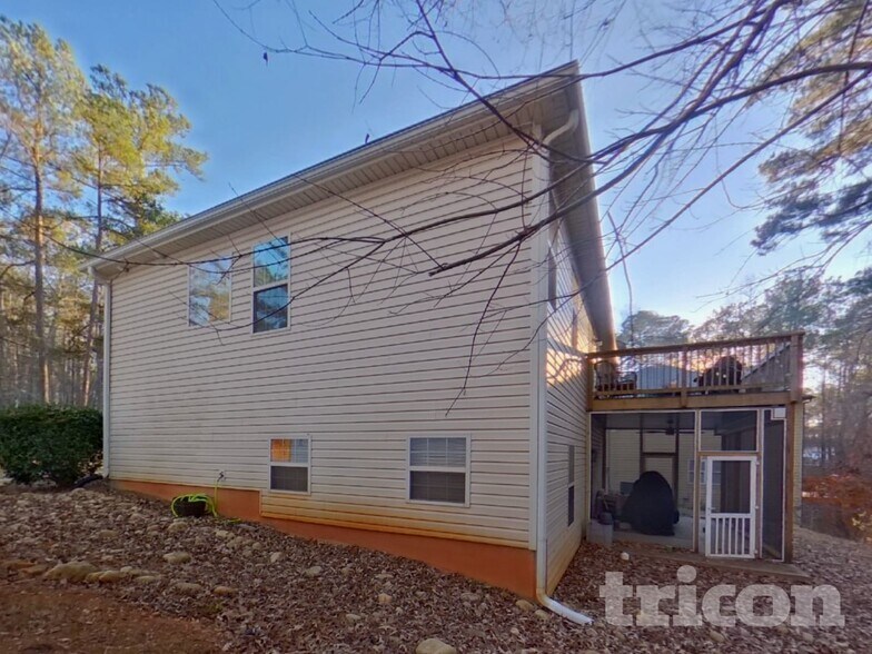 Building Photo - 2211 Ashton Dr