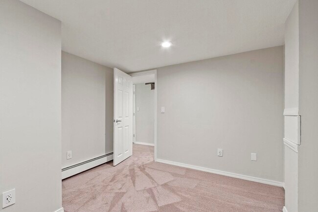 Building Photo - 20 Deer Path