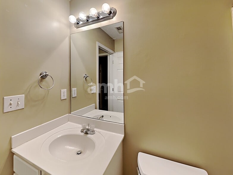 Building Photo - 3041 Andora Dr SW