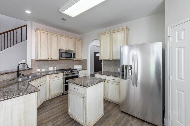 Building Photo - 2911 Ledgeside Ct