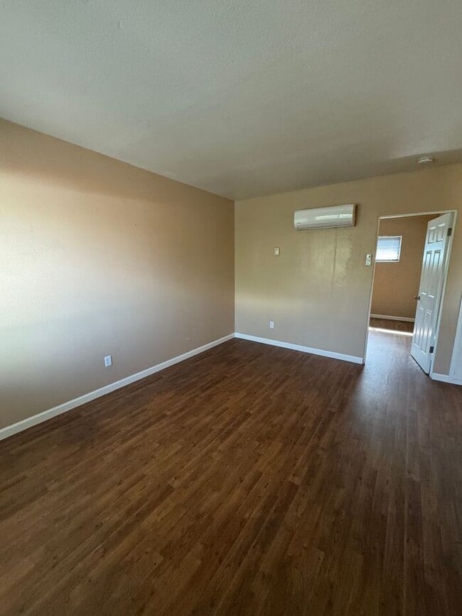 Building Photo - 4302 E Bellevue St