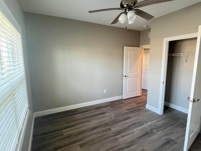 Building Photo - 361 Hillview Mls Blvd