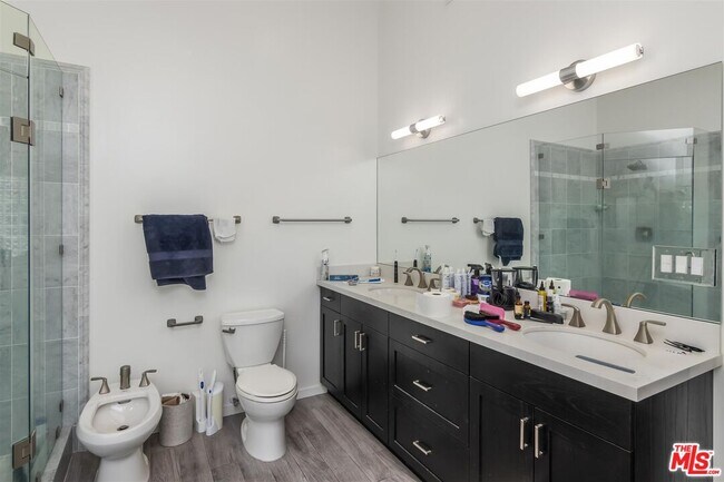Building Photo - 3136 Floye Dr
