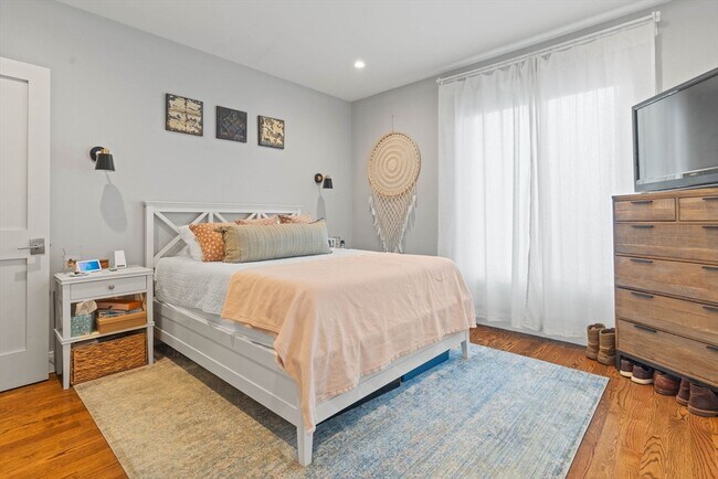 Building Photo - 6 Ashland St