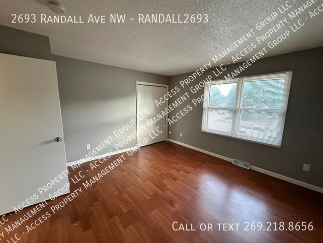 Building Photo - 2693 Randall Ave NW