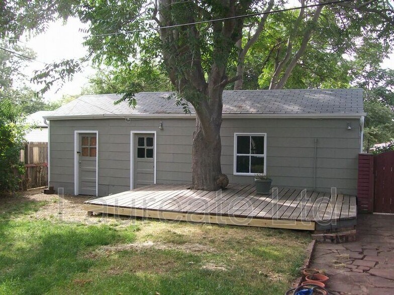 Building Photo - 1818 S Dahlia St