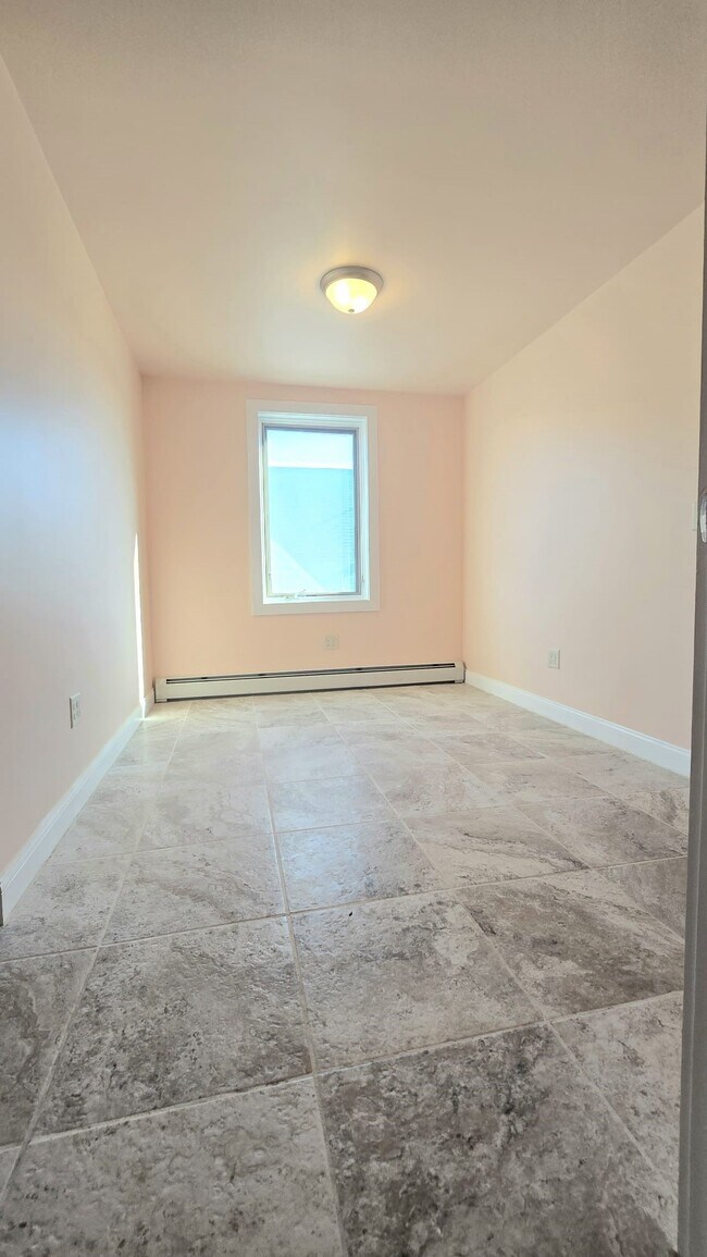 Building Photo - 106 Madison Ave