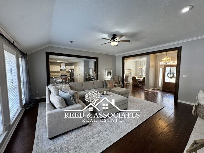 Building Photo - 4 bedrooms plus pool in Collierville!