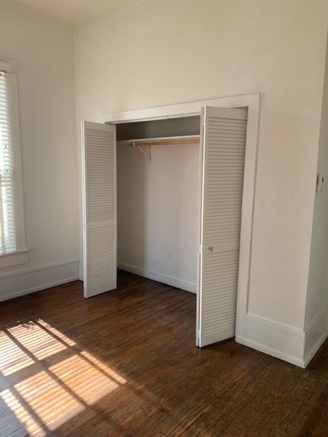 Building Photo - Fully Restored 2BR Classic Near Downtown Dignowity Hill
