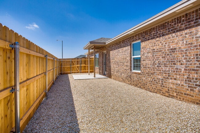 Building Photo - Like-New Construction 3/2/2 in Shallowater!
