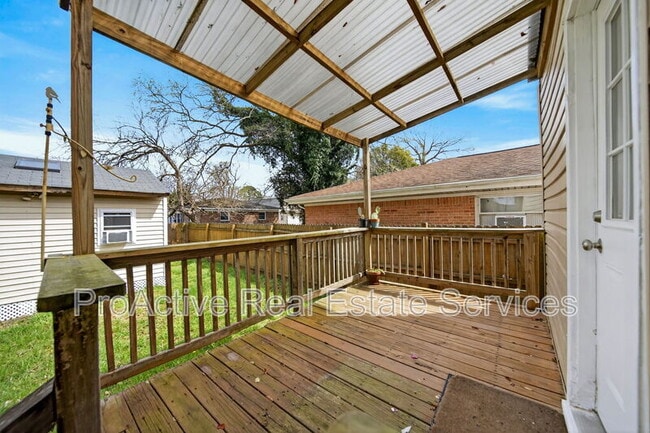 Building Photo - 1004 Woronoca Ave