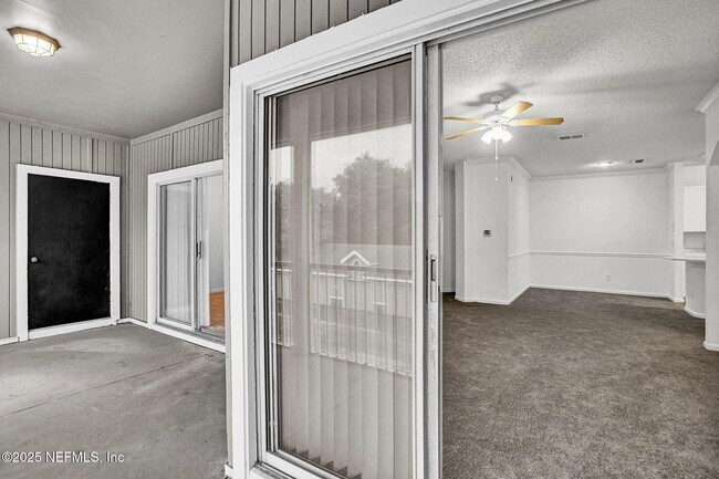 Building Photo - 10000 GATE Pky