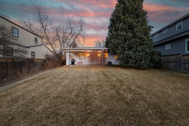 Building Photo - 2BD, 2BA Wellshire Home with Finished Basement and Attached 1-Car Garage