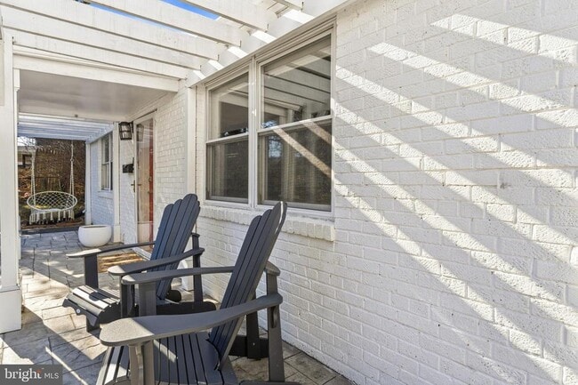 Building Photo - 4016 Hirst Dr