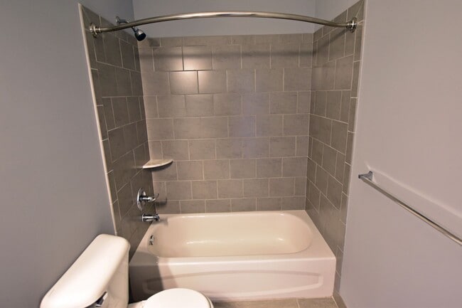 Building Photo - 3-Bedroom, 2-Baths, 1350 SF condo-style apartment, Upper Unit in Shelby Township.